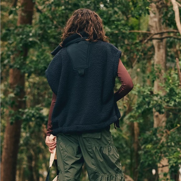 New Free People Scout It Out Fleece Vest - Picture 4 of 7